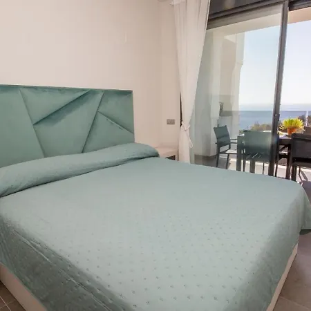 Blue B5-203 * Manilva