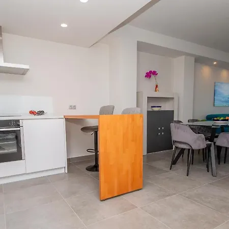 Apartment Blue B5-203